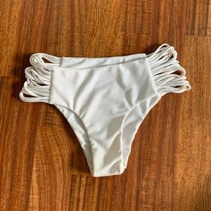 Mikoh bottom medium